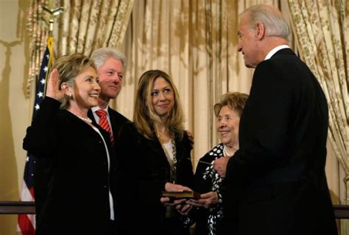 Chelsea Clinton - - Biography
