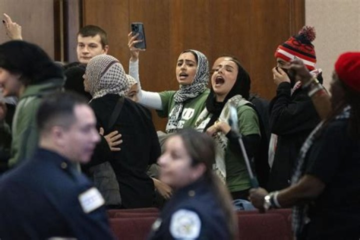 Chicago becomes latest US city to call for cease-fire in Israel-Hamas war