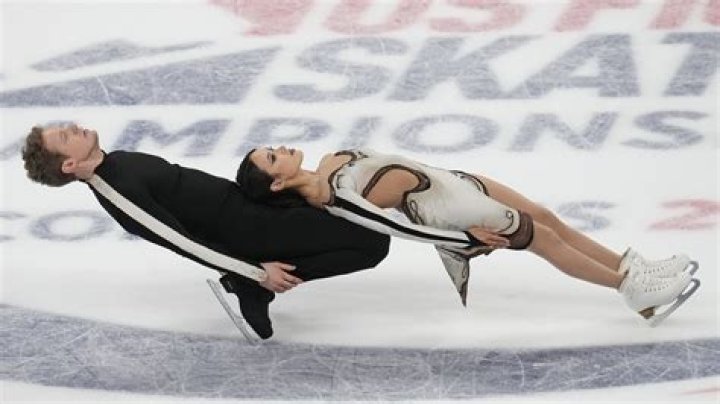 Chock and Bates win 5th ice dance US figure skating title. Kam and O’Shea win pairs event