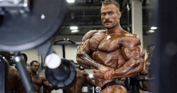 Chris Bumstead Wiki, Age, Height, Weight, Wife, Parents, Workout, Bulk Diet, Net Worth & More