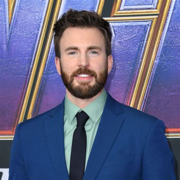 Chris Evans - Early Life, Movies & Captain America