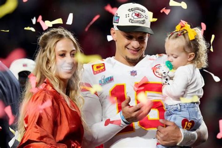 Chris Leak Bio [2023 Update]: Stats, NFL, Wife & Net Worth