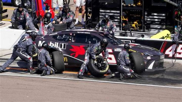 Christopher Bell pulls out an emotional victory for Joe Gibbs Racing at Phoenix