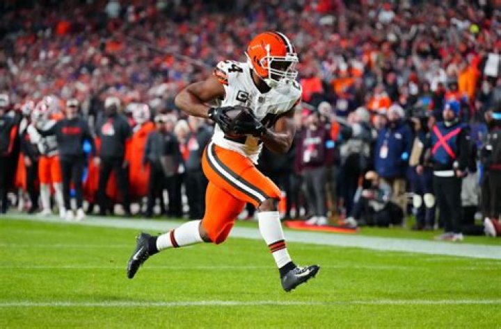 Cleveland Browns Secure Nick Chubb's Future with Contract Extension Post-Injury