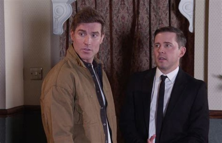 Coronation Street spoilers: Tim attacks Ronnie after catching him with Sally