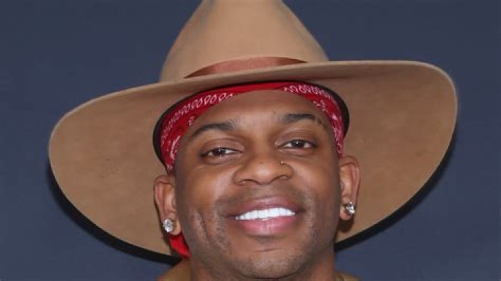 Country music star Jimmie Allen and wife Alexis Gale split with third baby on the way