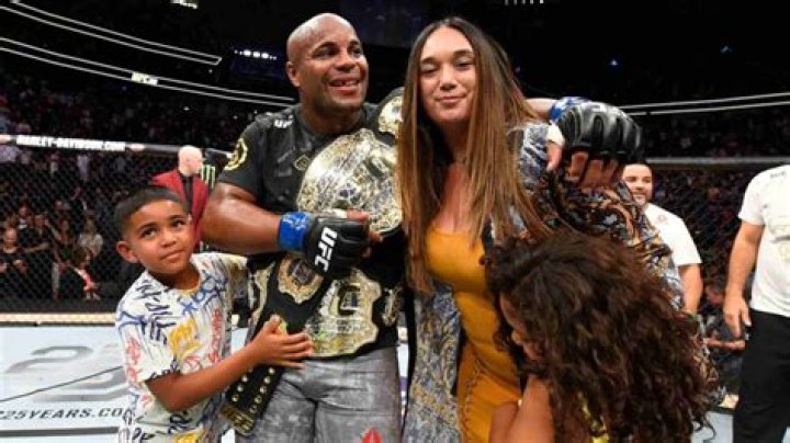 Daniel Cormier [2023 Update]: Wife, Children & Net Worth