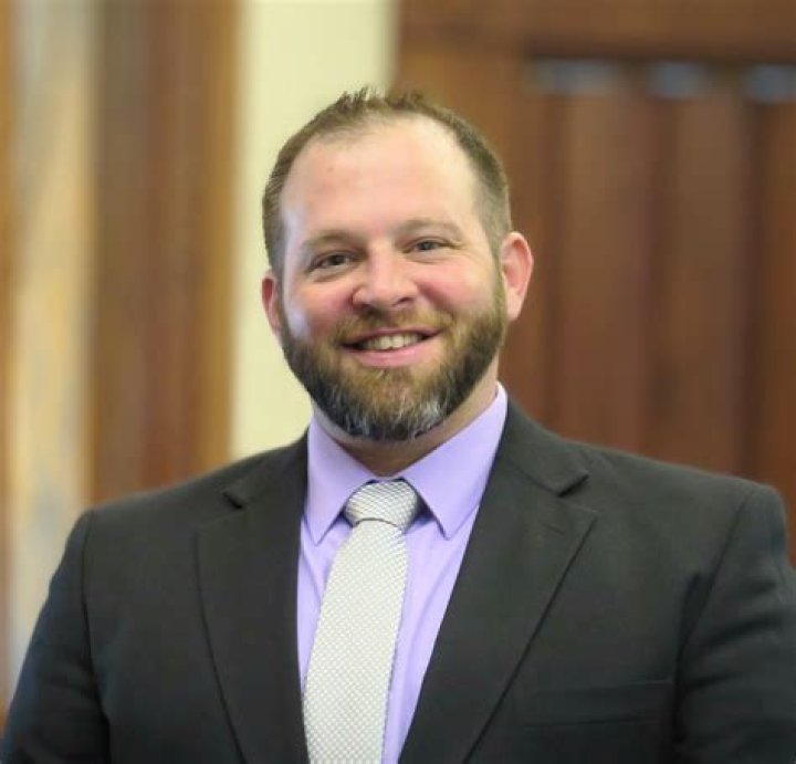 Davenport housing group hires new director