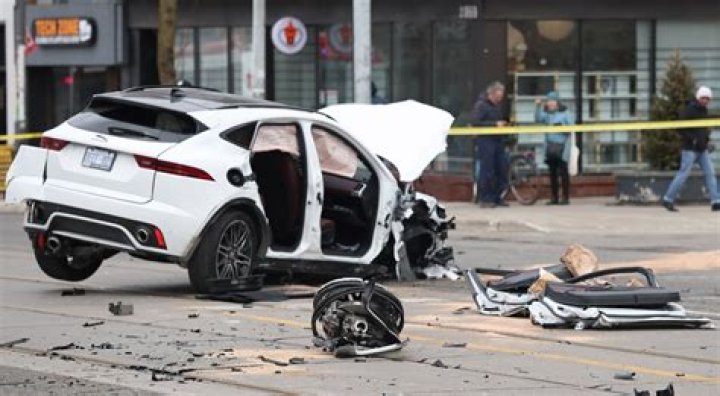 Davenport police investigate fatal car crash
