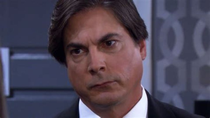 Days of our Lives spoilers for next week: Marlena helps Lucas, Xander pushes Sarah to wed, and a prison break
