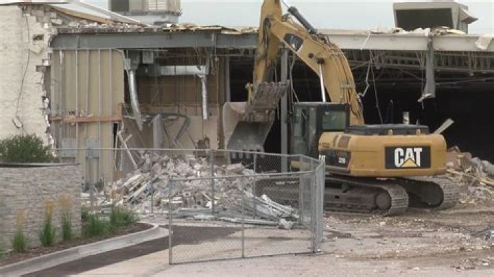 Demolition begins for old Toys “R” Us building in Davenport