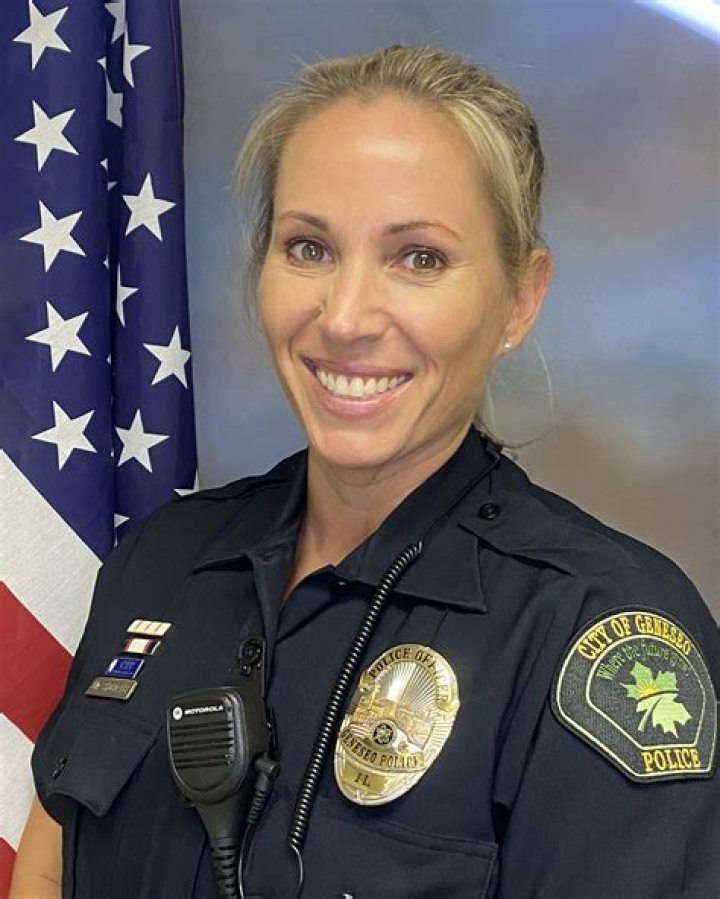 Det. Jamie Shoemaker honored by women in criminal justice group