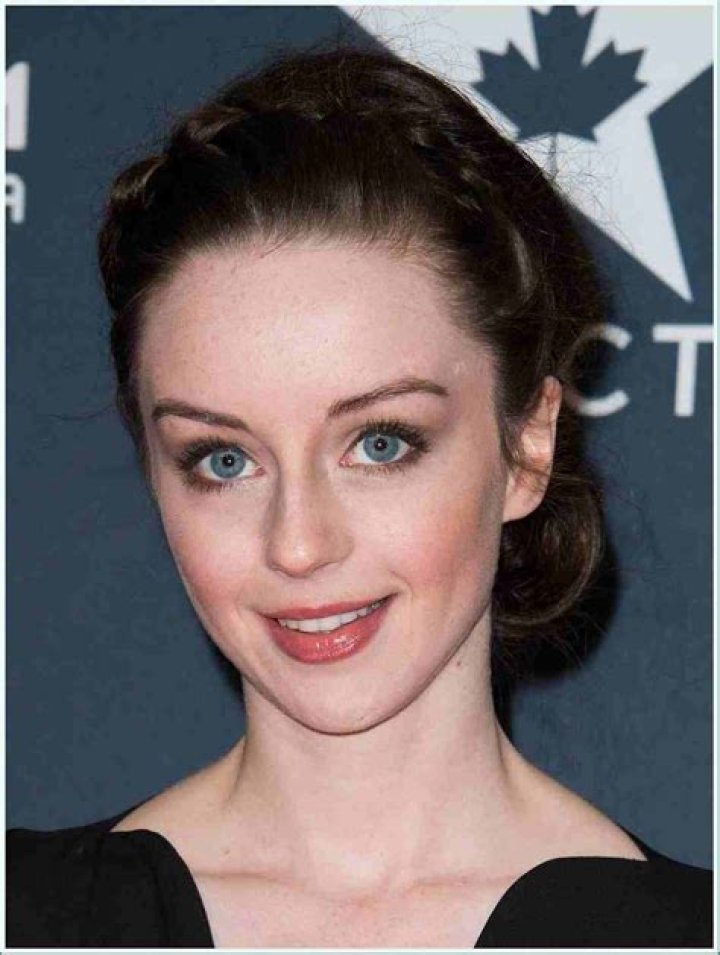 Details About Kacey Rohl from 'The Magicians': Age, Height, Wiki