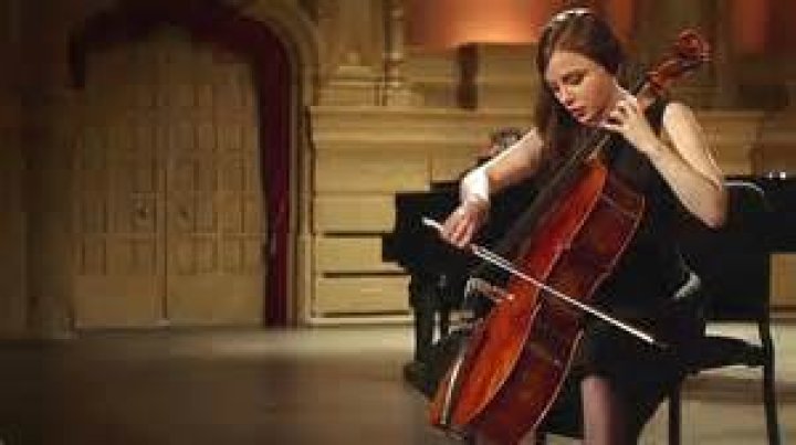 Does 'If I Stay's Chloe Grace Moretz Play The Cello? Or Is It All Movie Magic?