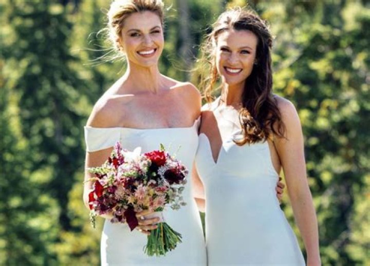 Does Erin Andrews Have Brother? Meet Sister Kendra Andrews
