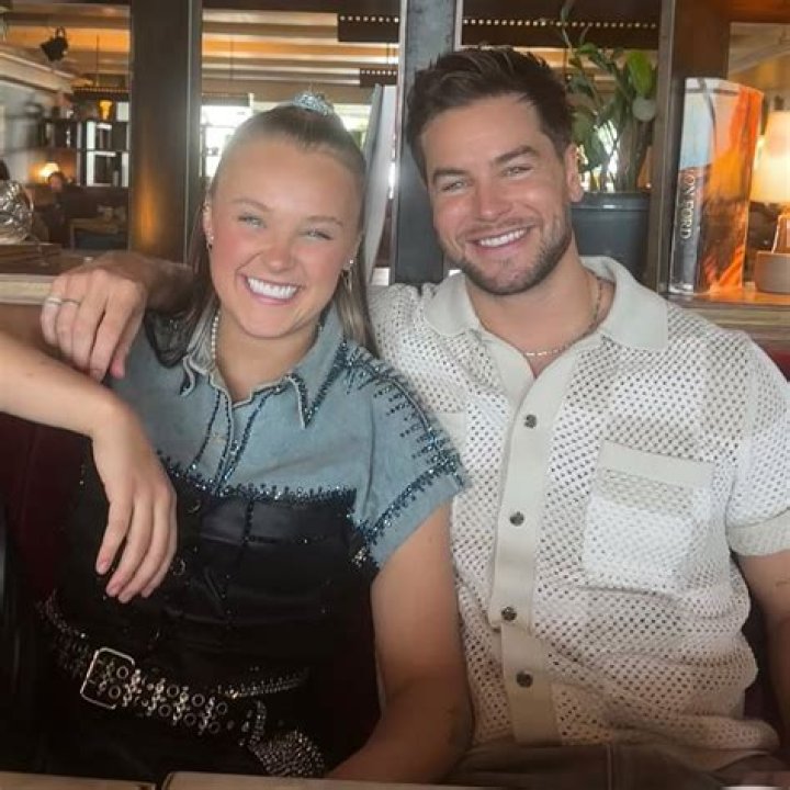 Does Grace Van Dien Have a Boyfriend? Inside Her Love Life