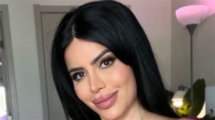 Does Larissa Lima confirm she has three children, not two?