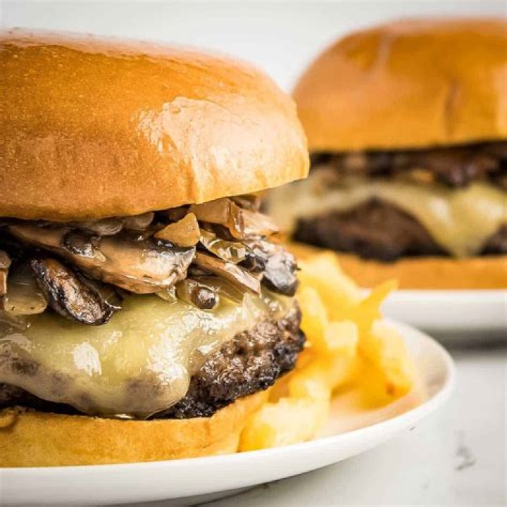 Does Wendy’s have a mushroom burger?