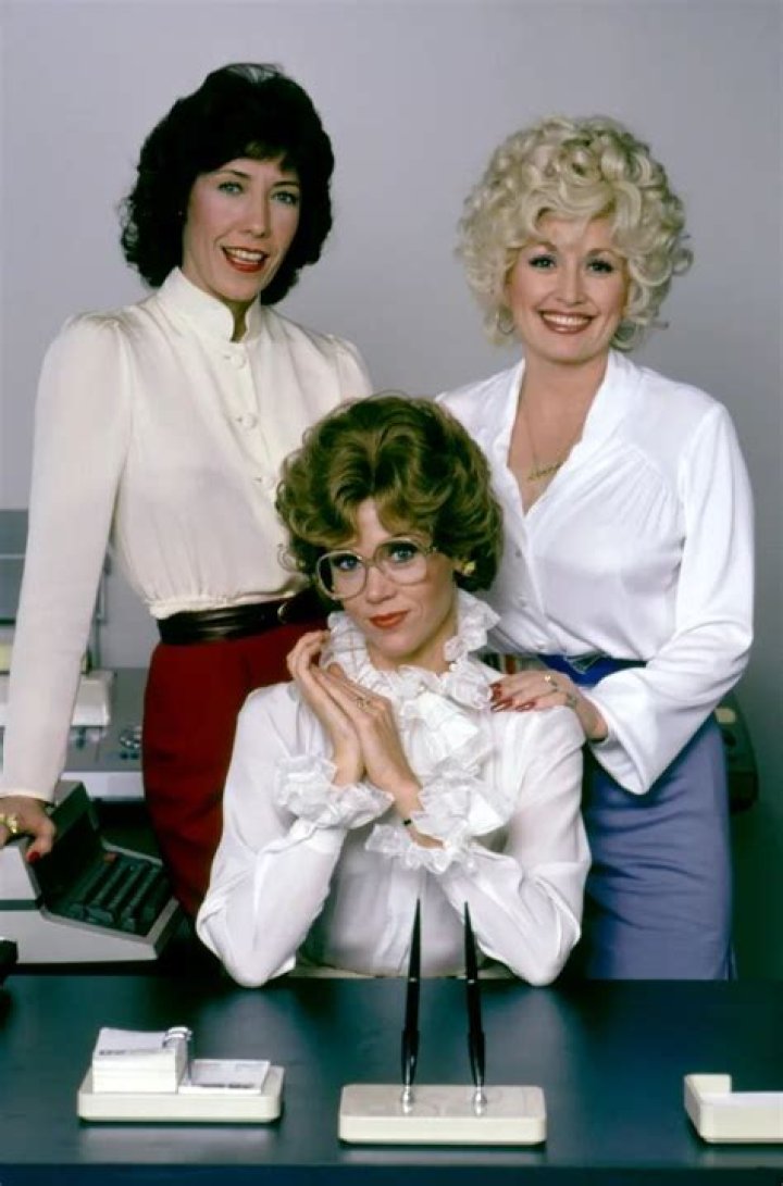 Dolly Parton Was Inspired to Write “9 to 5” After Strumming Her Acrylic Nails