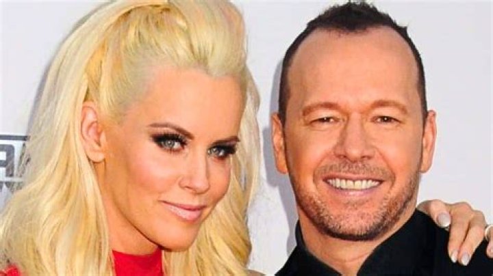 Donnie Wahlberg says he and Jenny McCarthy are not a ‘Hollywood couple’
