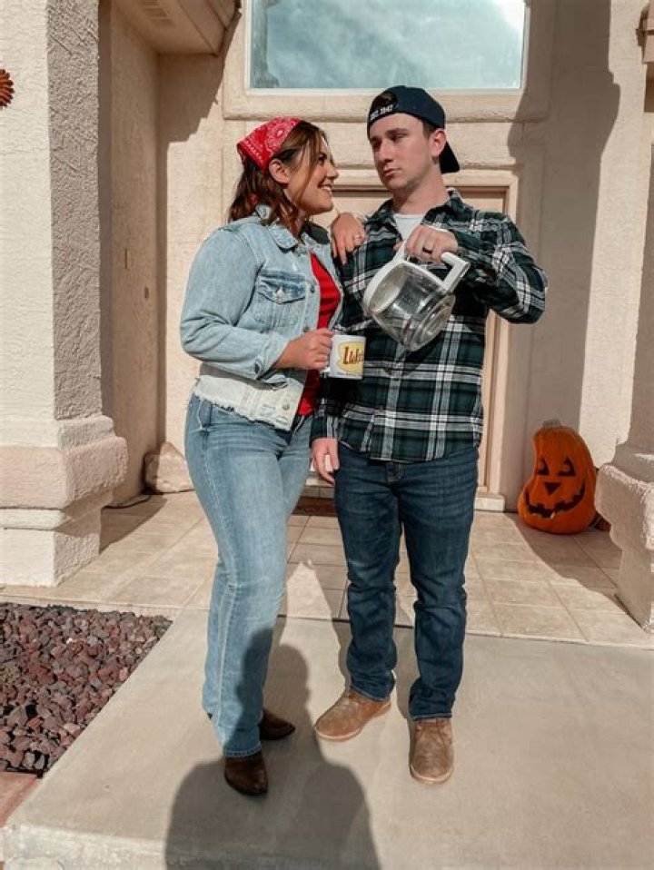 Easy 'GIlmore Girls' Luke & Lorelai Couples Costume Ideas For Halloween