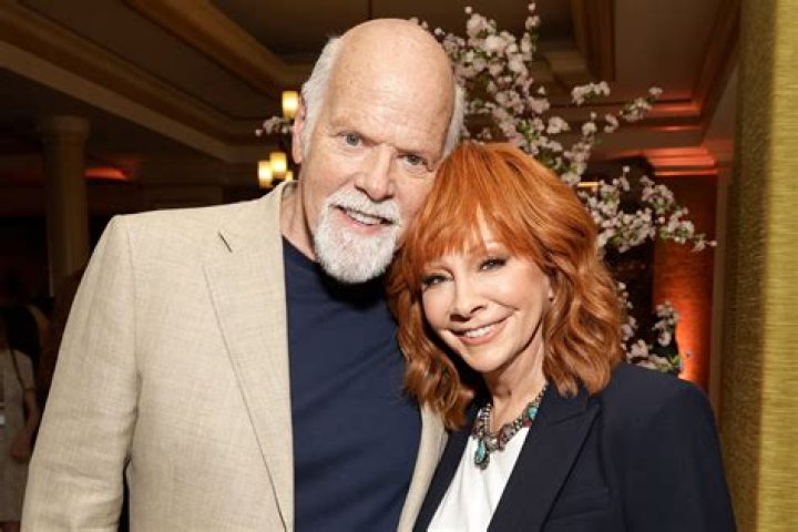 Elisa Gayle Ritter and Reba Mcentire, are they the same? Wiki/Bio, Age and Net worth.