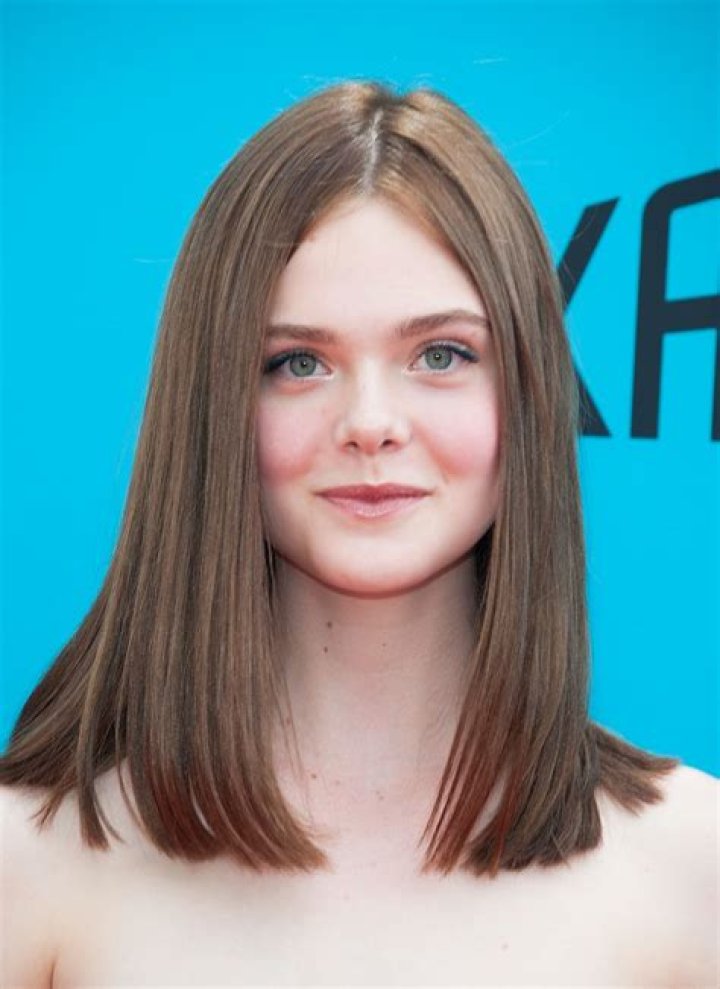Elle Fanning Has Brown Hair Now, And Looks Just As Adorable As She Did When She Was Blonde