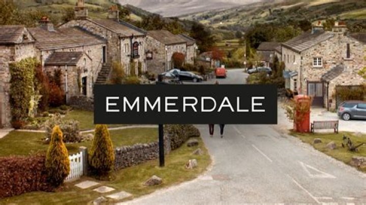 Emmerdale airs split for Eric and Brenda amid Parkinson's disease