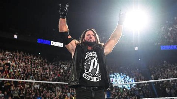 Ex-WWE star Paige slams 'scummy auto seller' who 'made fun of my tapes' to Uber driver after she signed his merchandise