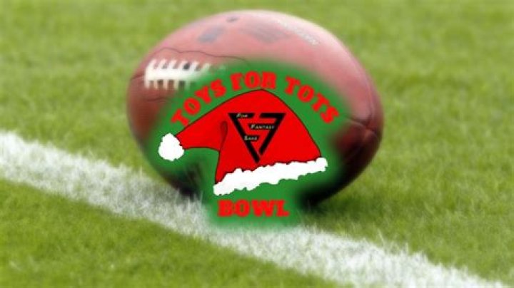 Fantasy football to score for Toys for Tots!