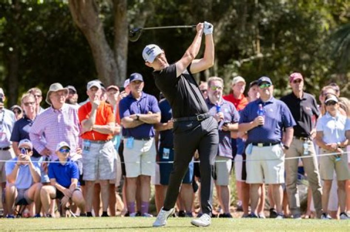 FedEx Cup champ Cantlay takes RBC Heritage lead into weekend