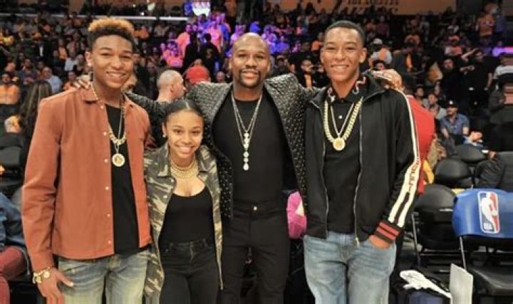 Floyd Mayweather Children & Grandson Kentrell Jr. Shadowboxing