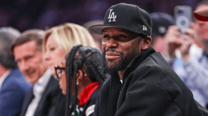 Floyd Mayweather claims £510m fortune 'doesn't make me bad person' and boxer can't feed family by saying 'I love you'