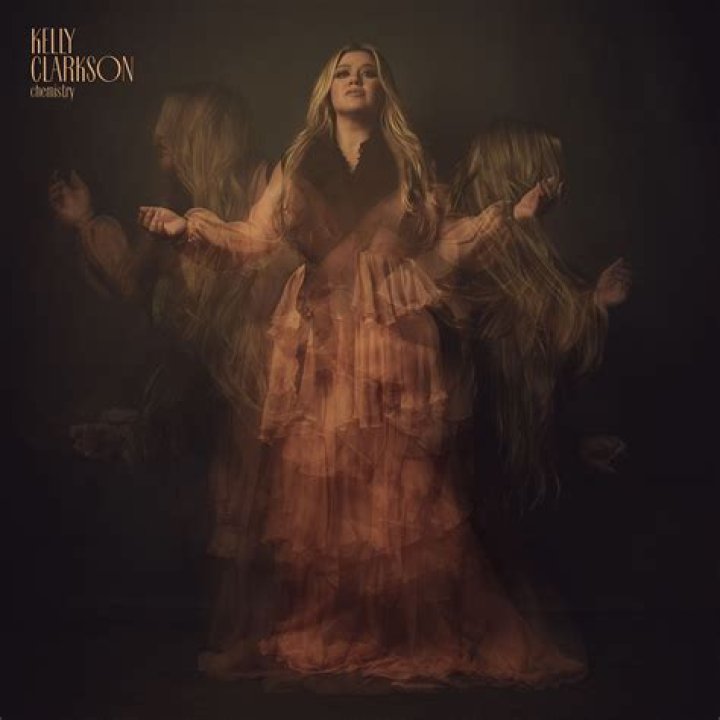 From LA to NYC – Kelly Clarkson’s Melodic Symphony of Transformation