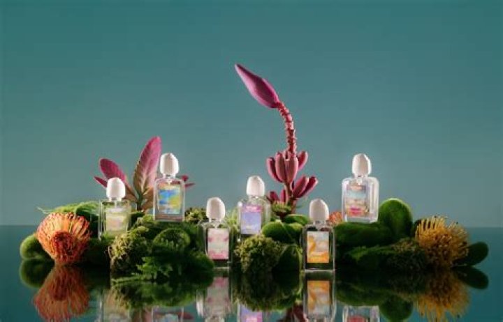 Future Society Brings Extinct Flowers To Your Perfume Collection