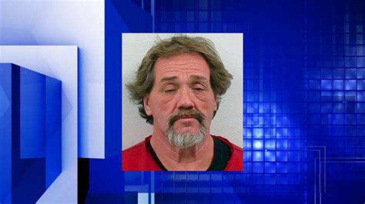 Galesburg man arrested for probation violation, possible theft