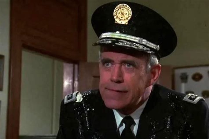 George R. Robertson, Police Academy Star, Dead at 89