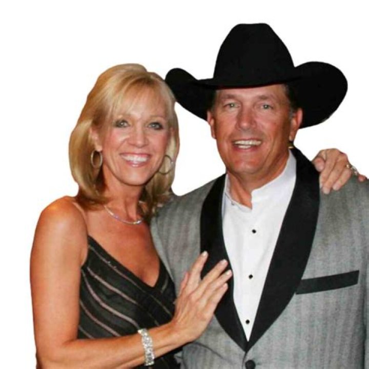 George Strait - Songs, Age & Wife