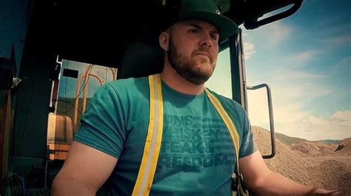 Gold Rush exclusive: Big Red looks like Star Wars AT-AT walker as Brennan and Mitch try to reposition it