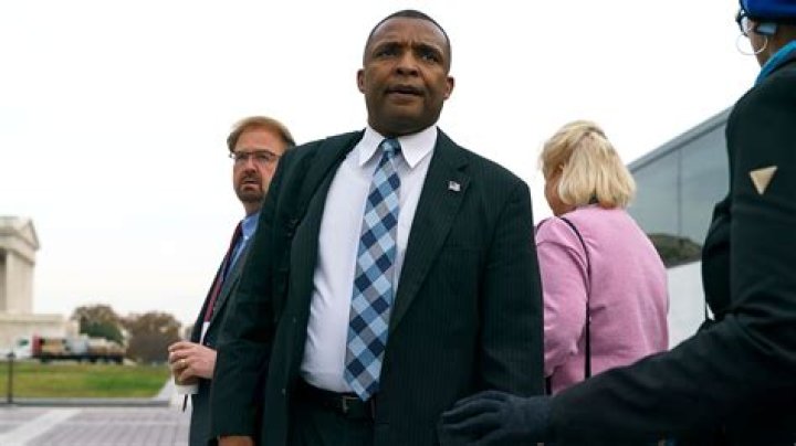 GOP Army veteran to face Democratic incumbent in toss-up North Carolina district