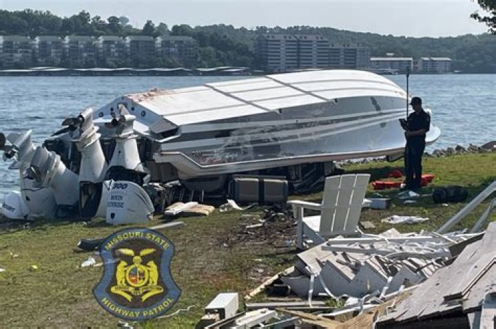 Greers Ferry Lake Boating Accident: One dead, four injured after Sunday crash near the Sugarloaf area