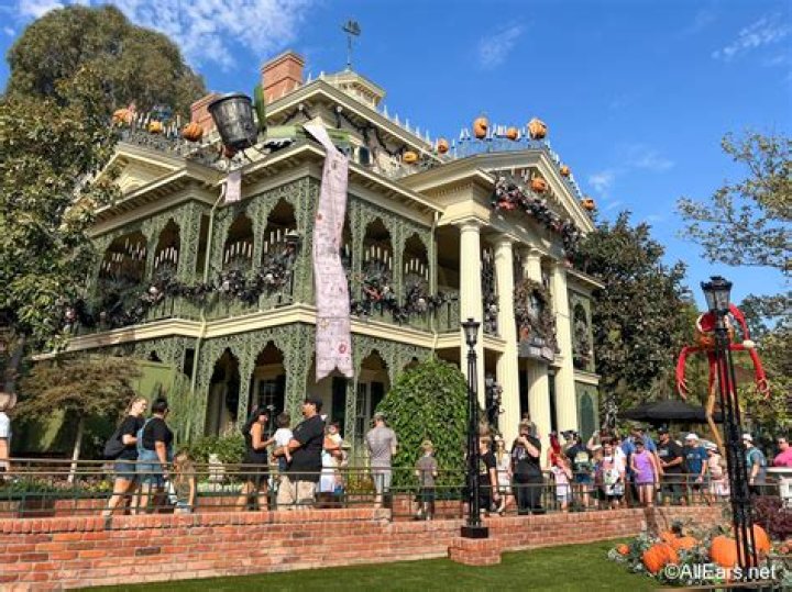 Haunted Mansion Gets New Decorations From Spirit Halloween