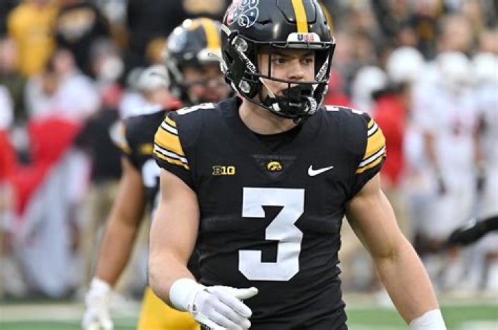 Hawkeyes’ Cooper DeJean likely out for season with lower leg injury