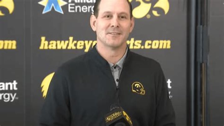Hawkeyes to hire former Western Michigan head coach Tim Lester as offensive coordinator