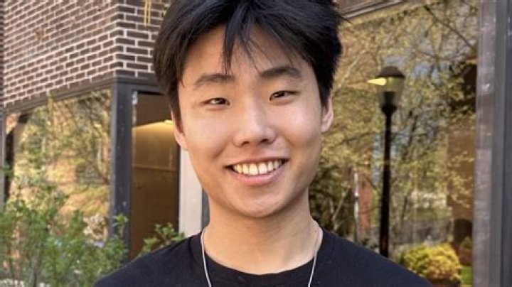 
He Jian
Net Worth
