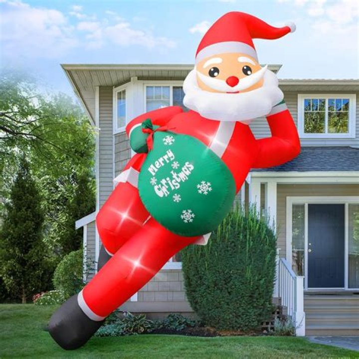 Henry’s Christmas Yard raises Big Santa for final winter