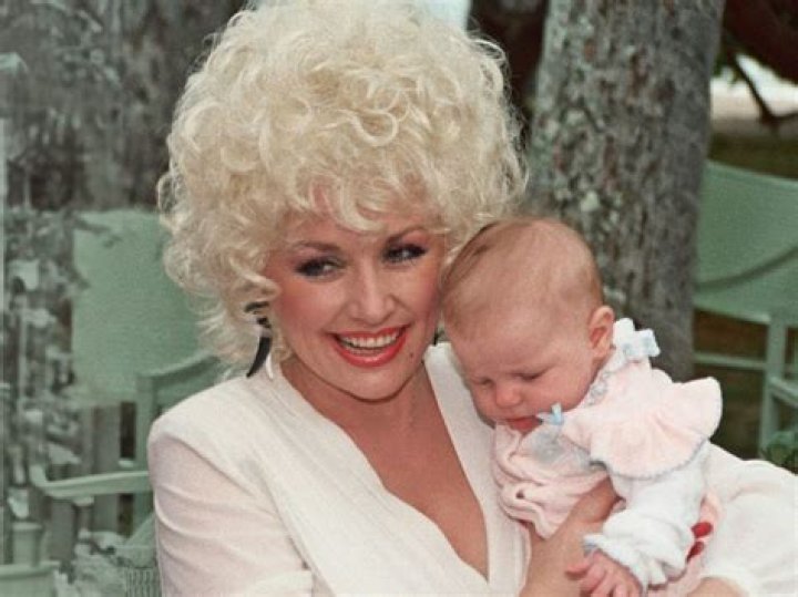 Here is why Dolly Parton never had children