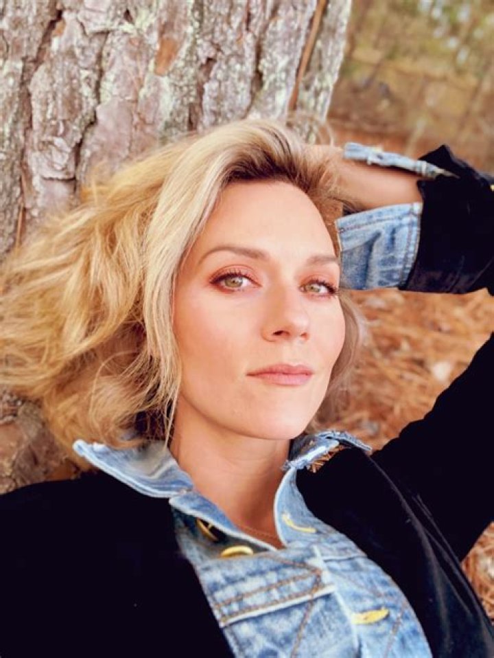 Hilarie Burton Morgan On ‘True Crime Story,’ Peyton Sawyer & ‘One Tree Hill’