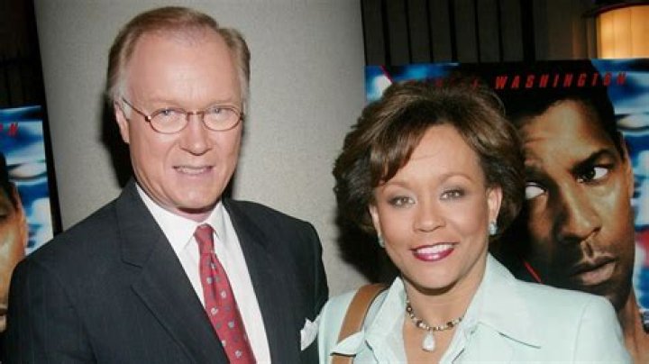 How much is Sue Simmons net worth? Wiki: Husband, Married