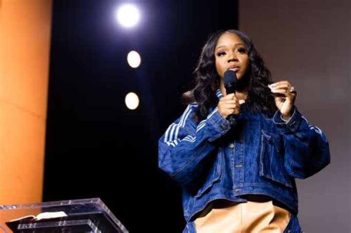 How old is Sarah Jakes Roberts?